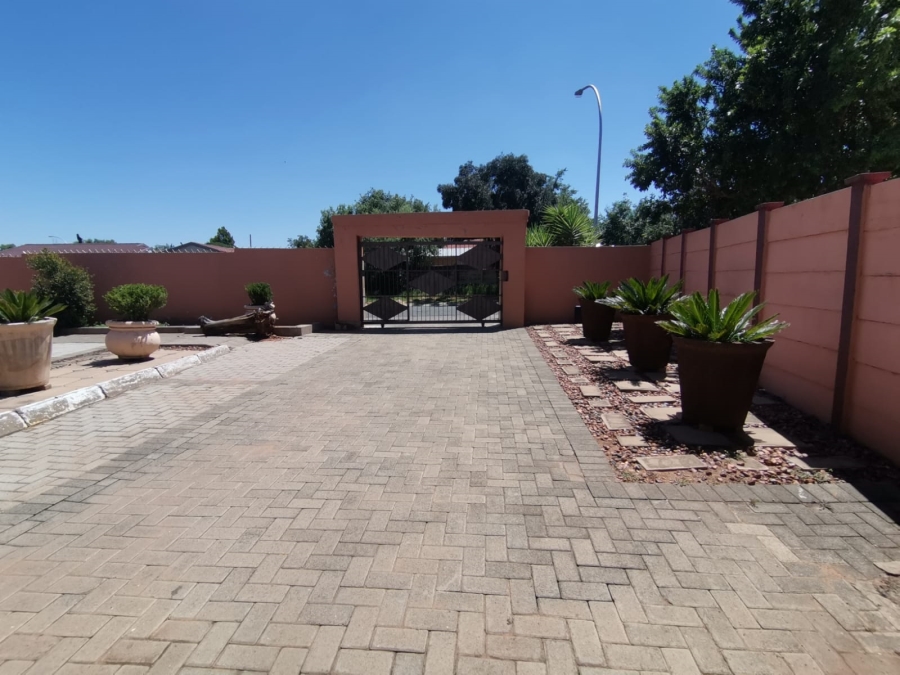 To Let 3 Bedroom Property for Rent in Fauna Free State